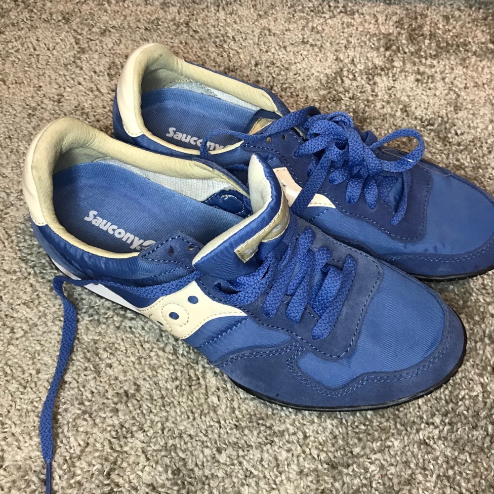 Saucony light weight sneakers new no tags